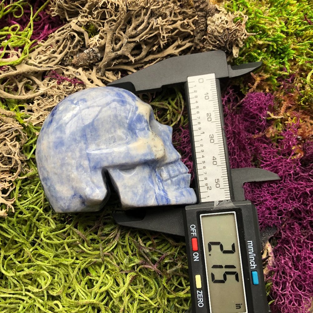 Sodalite Skull blue and white crystal skull - Picture 12 of 12